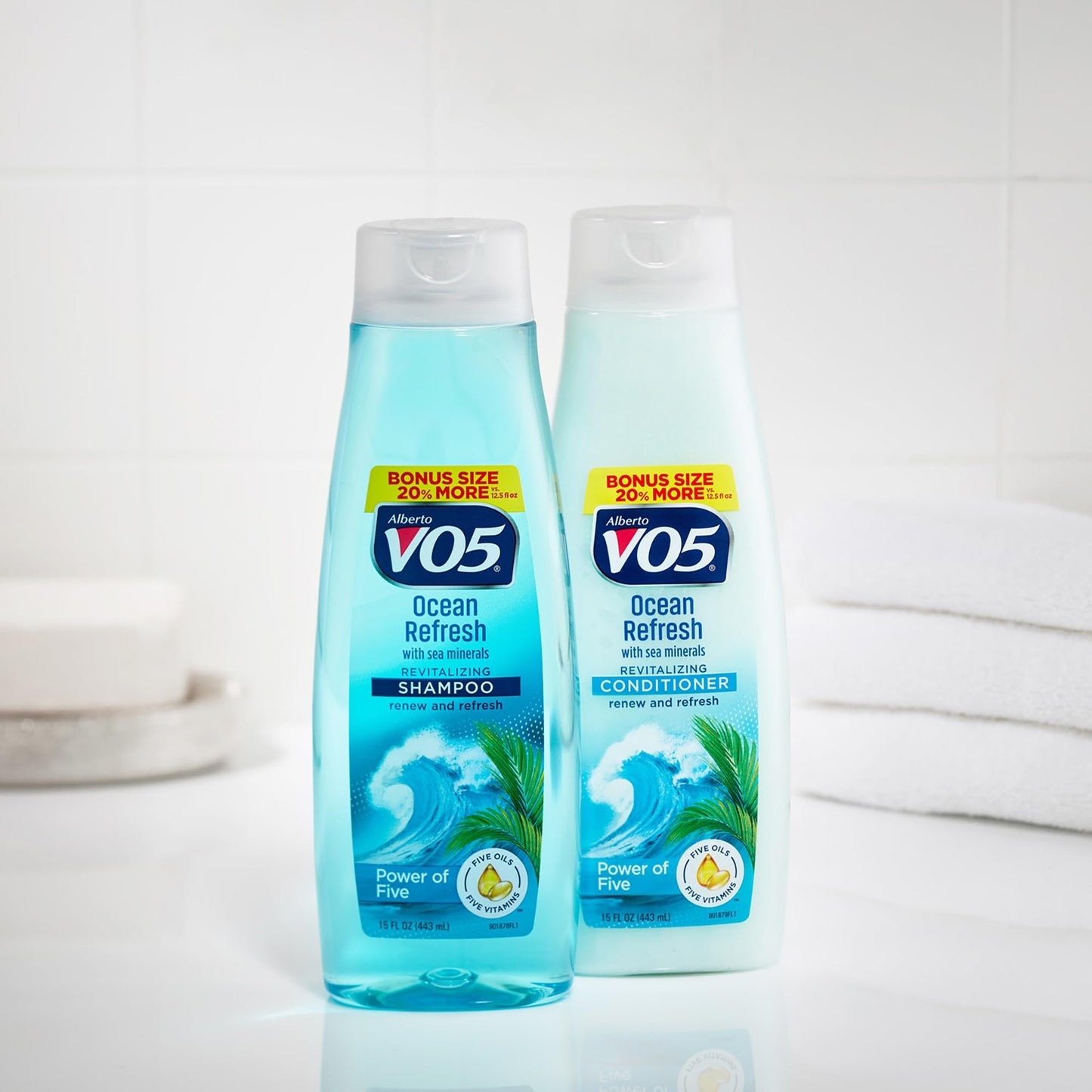 Alberto VO5 Ocean Refresh Revitalizing Shampoo - Moisturizing Shampoo with Sea Minerals - Fresh Ocean Fragrance - Five Oils and Vitamins - 443 ml